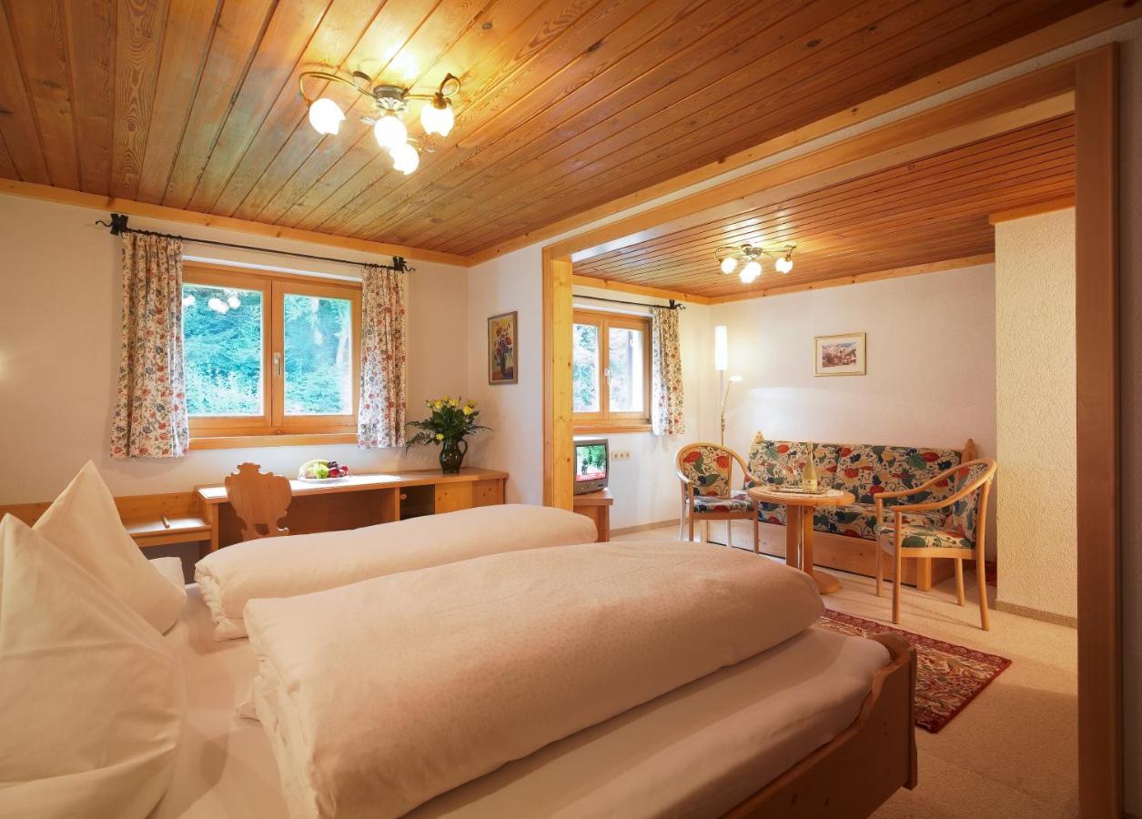 Hotel Montabella Schruns Екстериор снимка