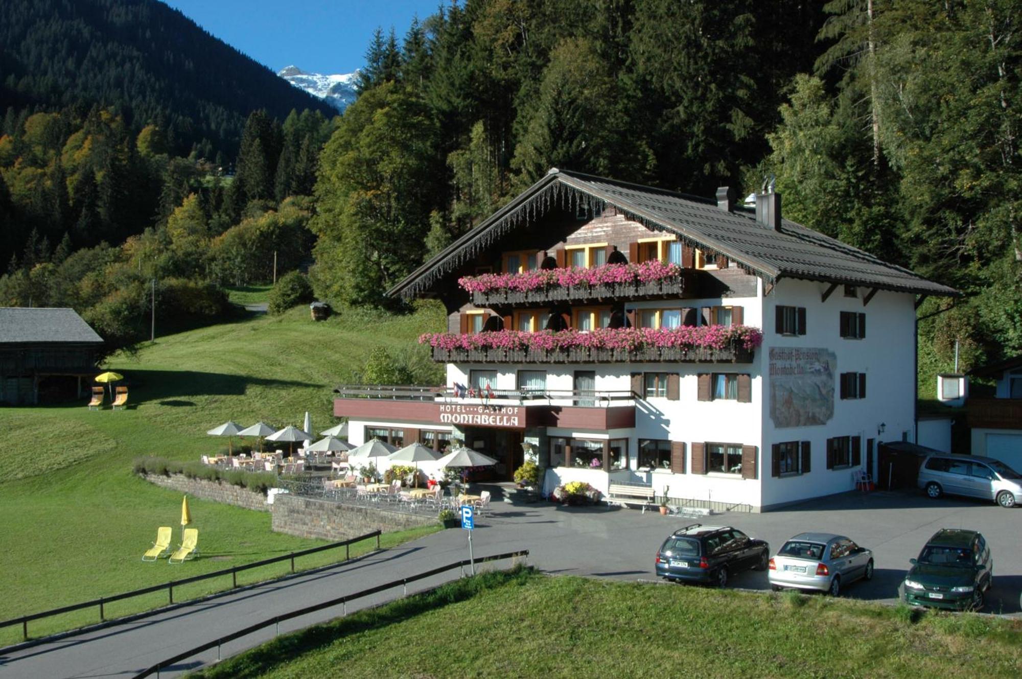 Hotel Montabella Schruns Екстериор снимка
