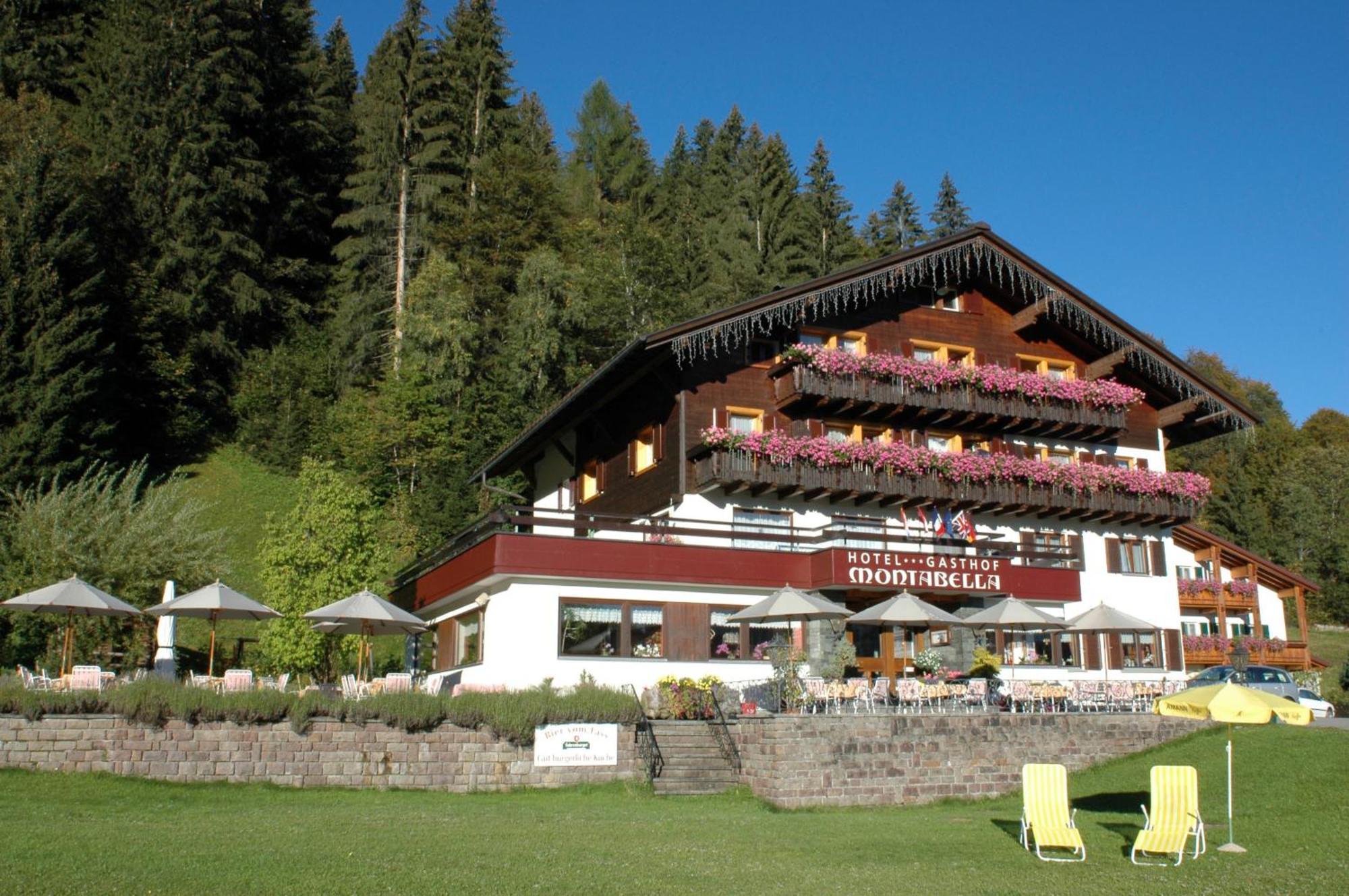 Hotel Montabella Schruns Екстериор снимка