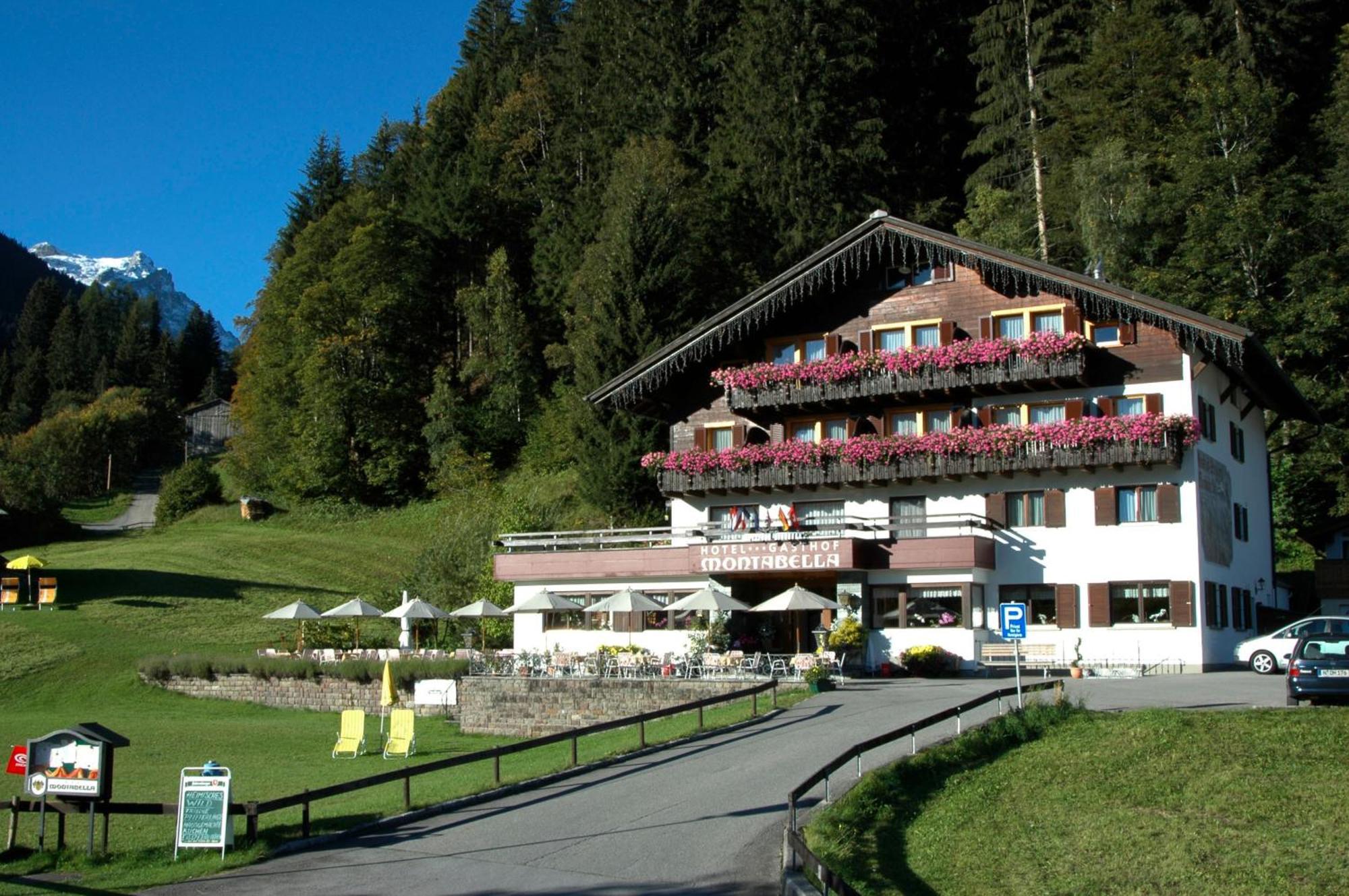 Hotel Montabella Schruns Екстериор снимка