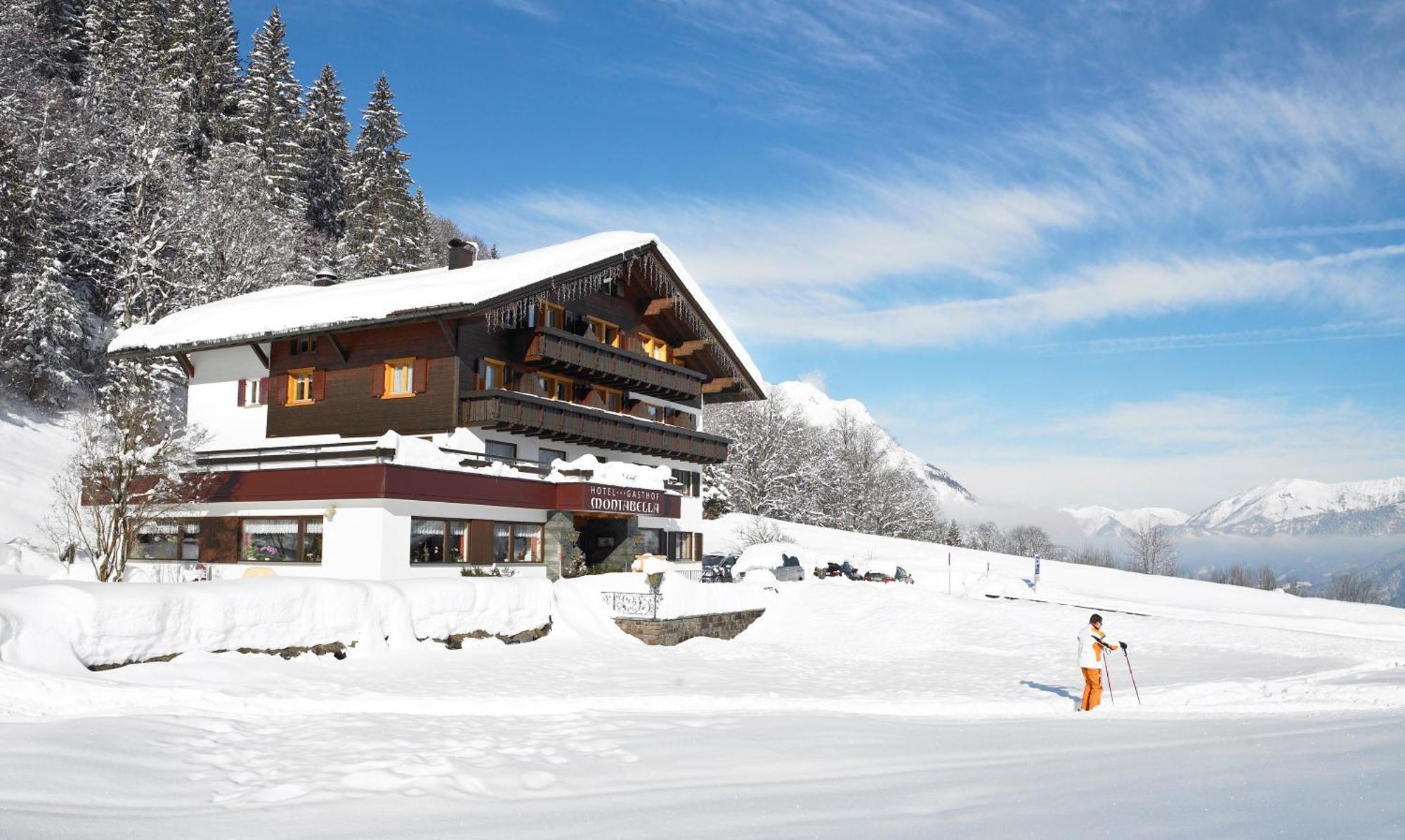 Hotel Montabella Schruns Екстериор снимка