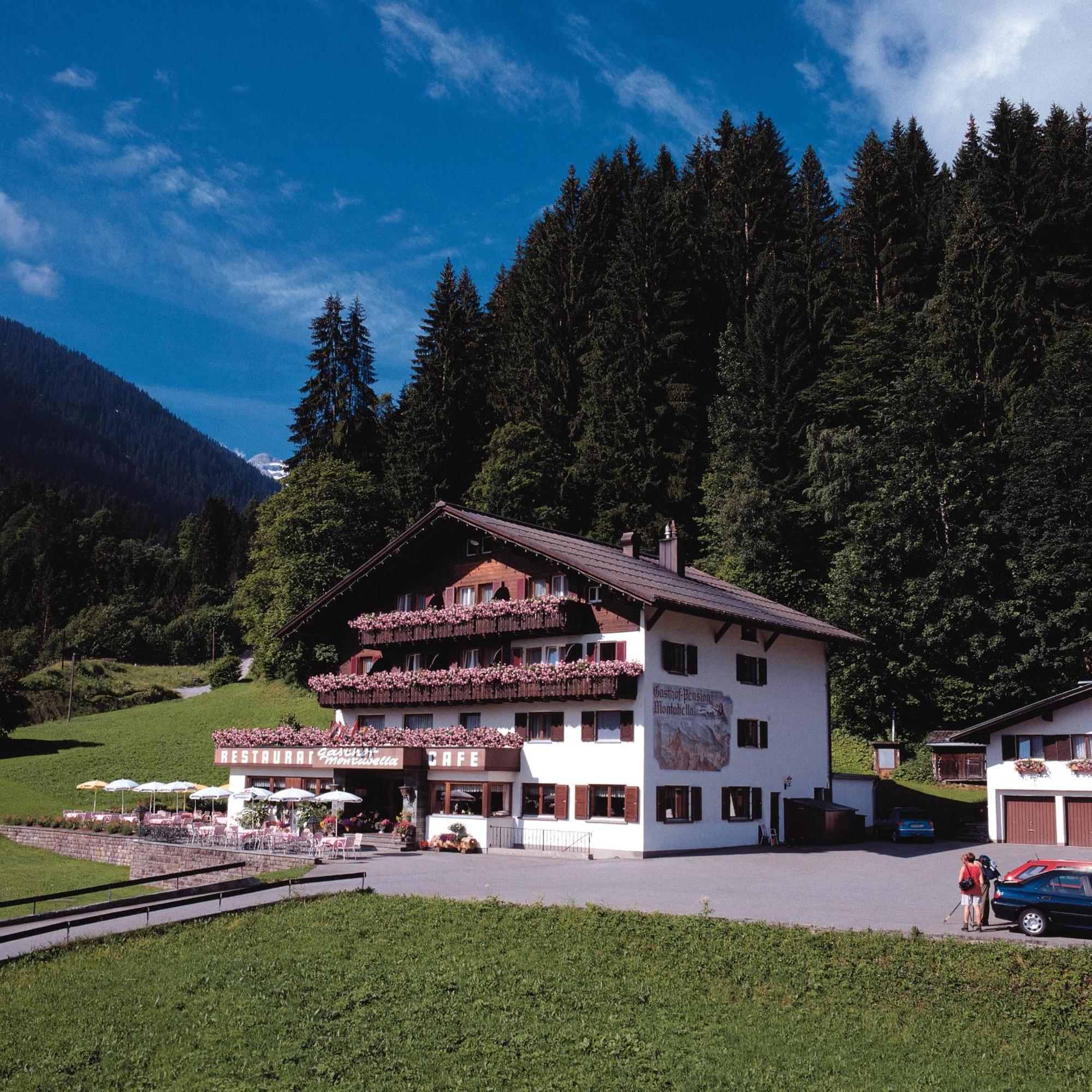 Hotel Montabella Schruns Екстериор снимка